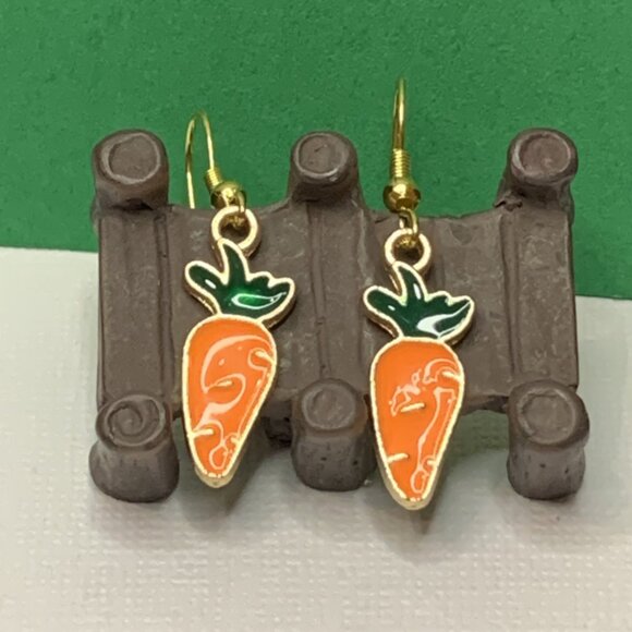 Carrot Earring, Easter Earring, Vegetable Earring, Funny Food Earring, Gift Idea - Picture 3 of 5